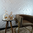 Esculturas Abstratas com Esfera Dourada